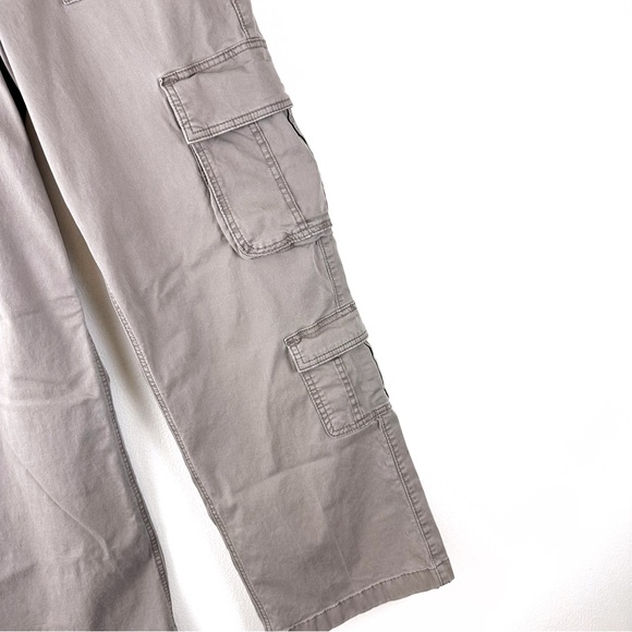 Hollister Ultra High Rise Baggy Cargo Pants Size 2 3 Pocket Khaki Cotton Blend - Picture 4 of 8